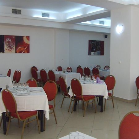 Hotel Flormang Craiova Restaurang bild